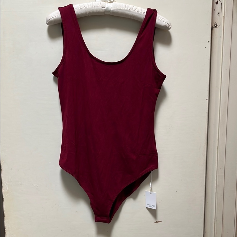 Women’s t-shirt  Burgundy Scoop necked low back bodysuit XL​